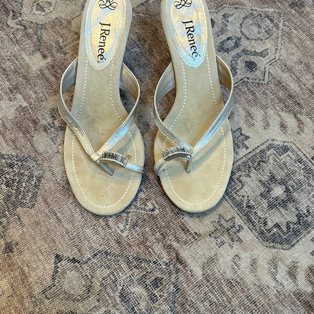 J.Renee Silver Sandals with Metallic Straps and Thong Style